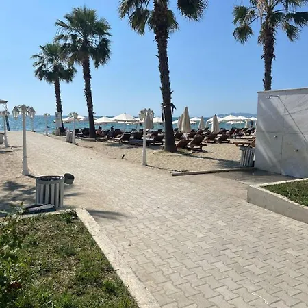 Golem Beach Apartament *
